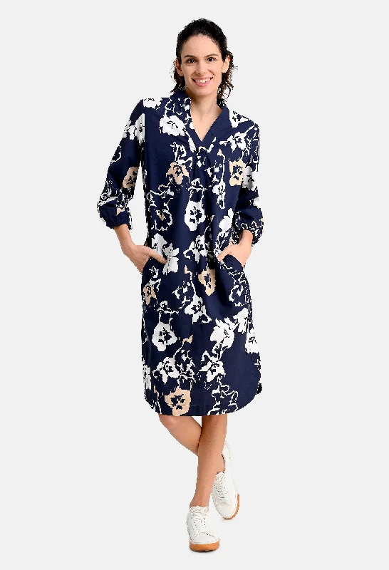 Midi dresses with puff sleeves for a vintage - inspired look Dress with flower print