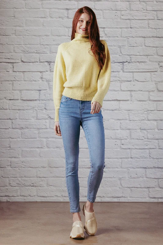 Embellished women jeans with studs or rhinestones for a glamorous touchMid Rise Skinny Jeans