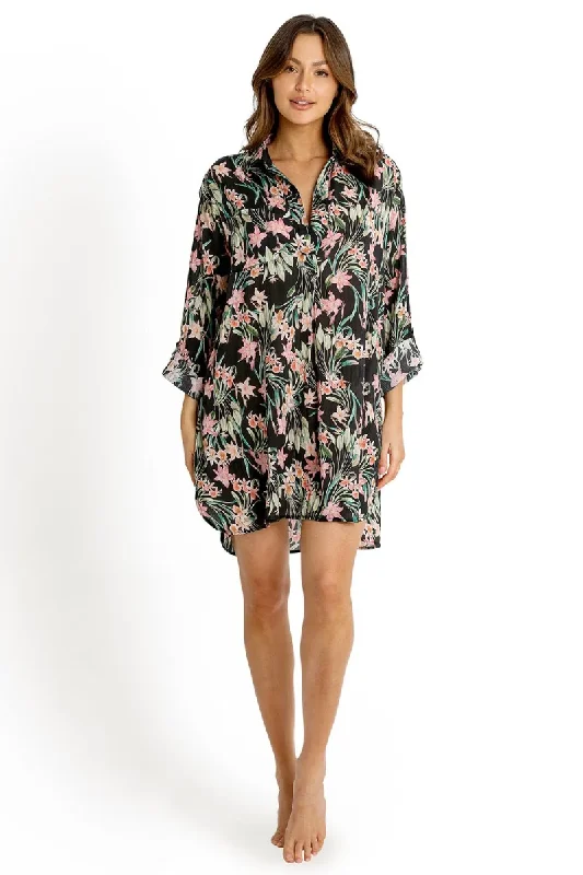 Tunic - style cover ups for a loose and comfortable beach outfitSunseeker Painters Shirt Camellia - Black